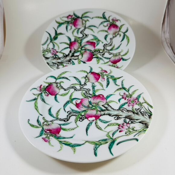 2   FAMILLE ROSE 'PEACH' DISH Japanese Porcelain decorated in Hong Kong - Picture 7 of 7